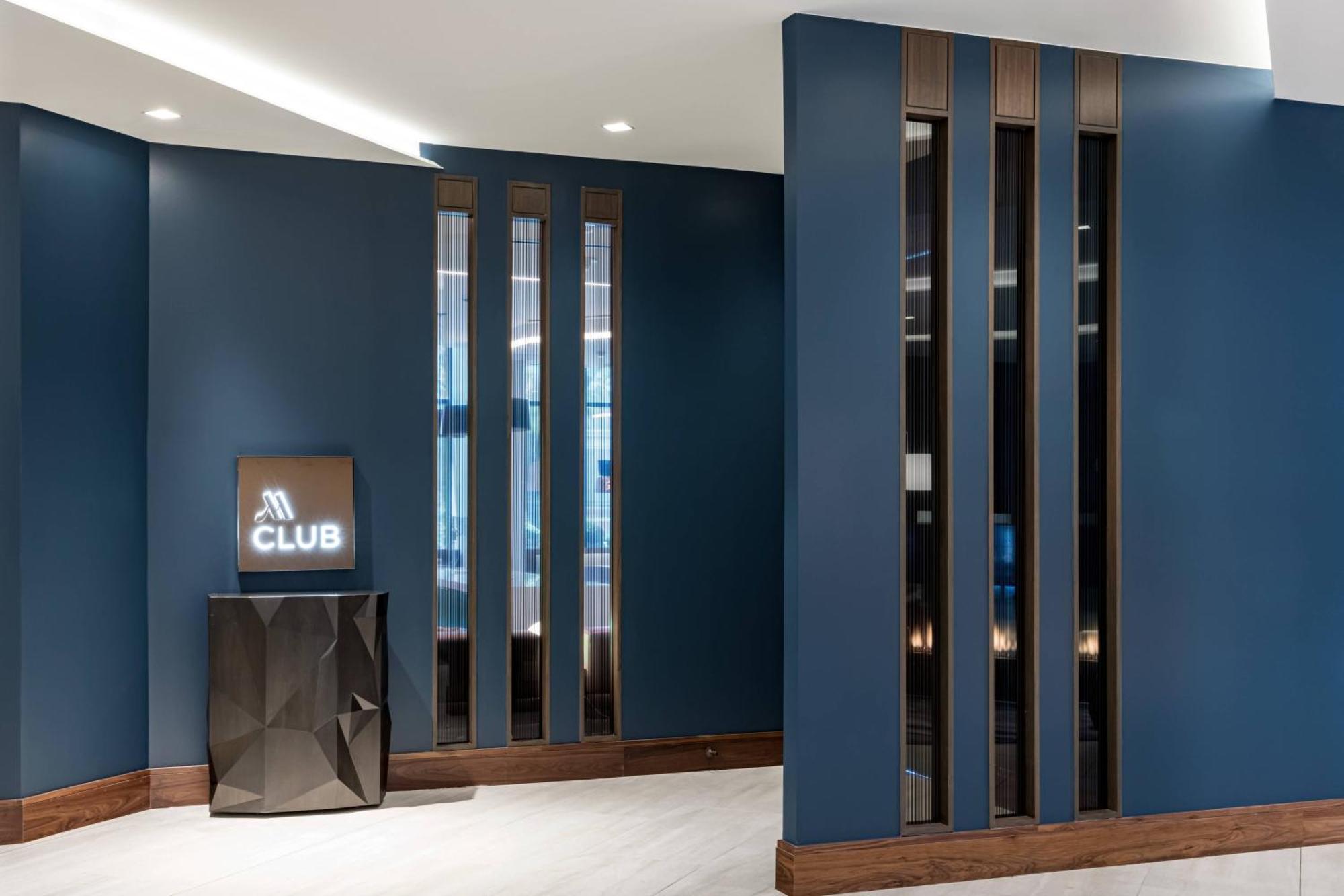 Отель Richmond Marriott Экстерьер фото