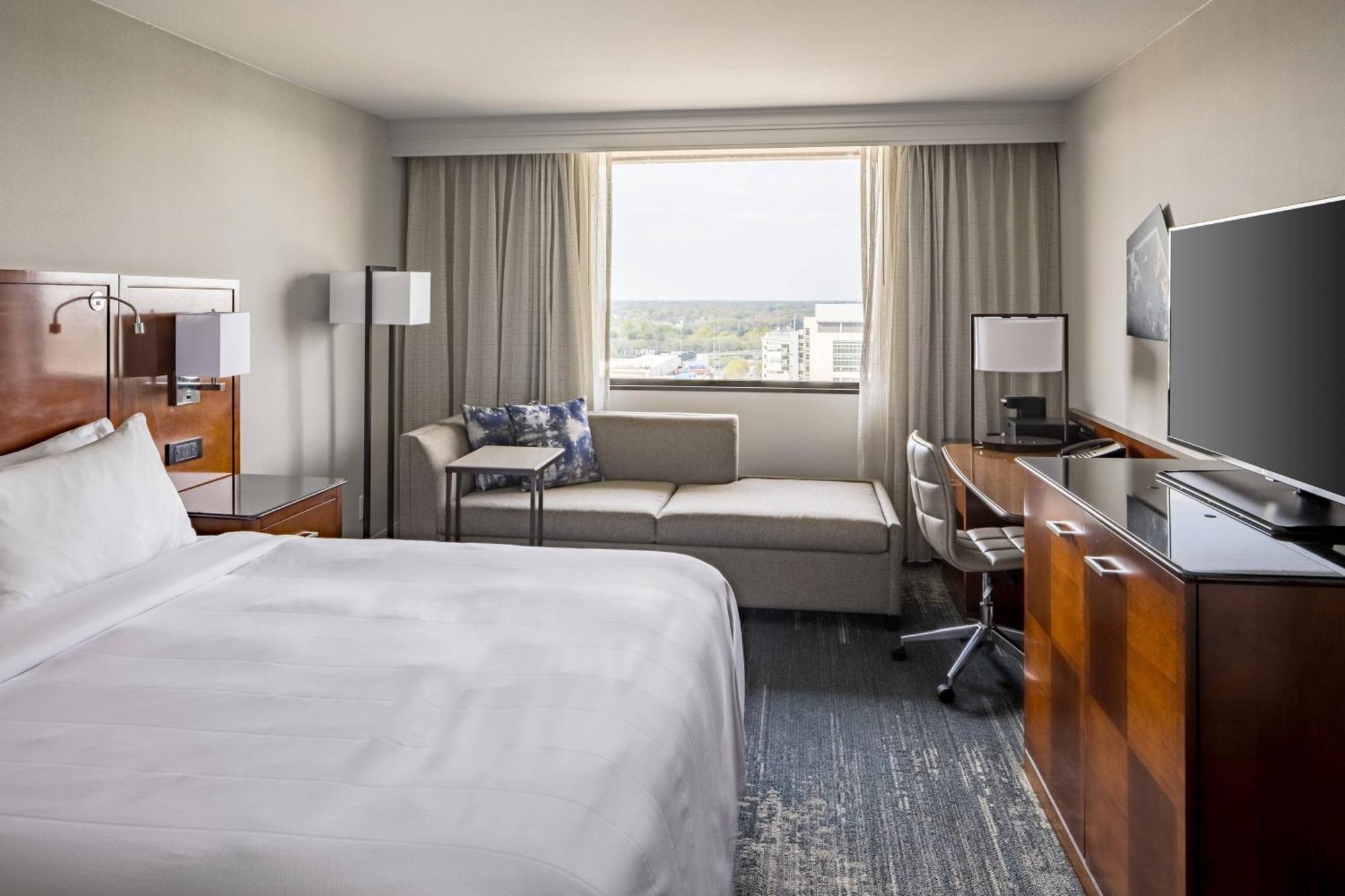 Отель Richmond Marriott Экстерьер фото
