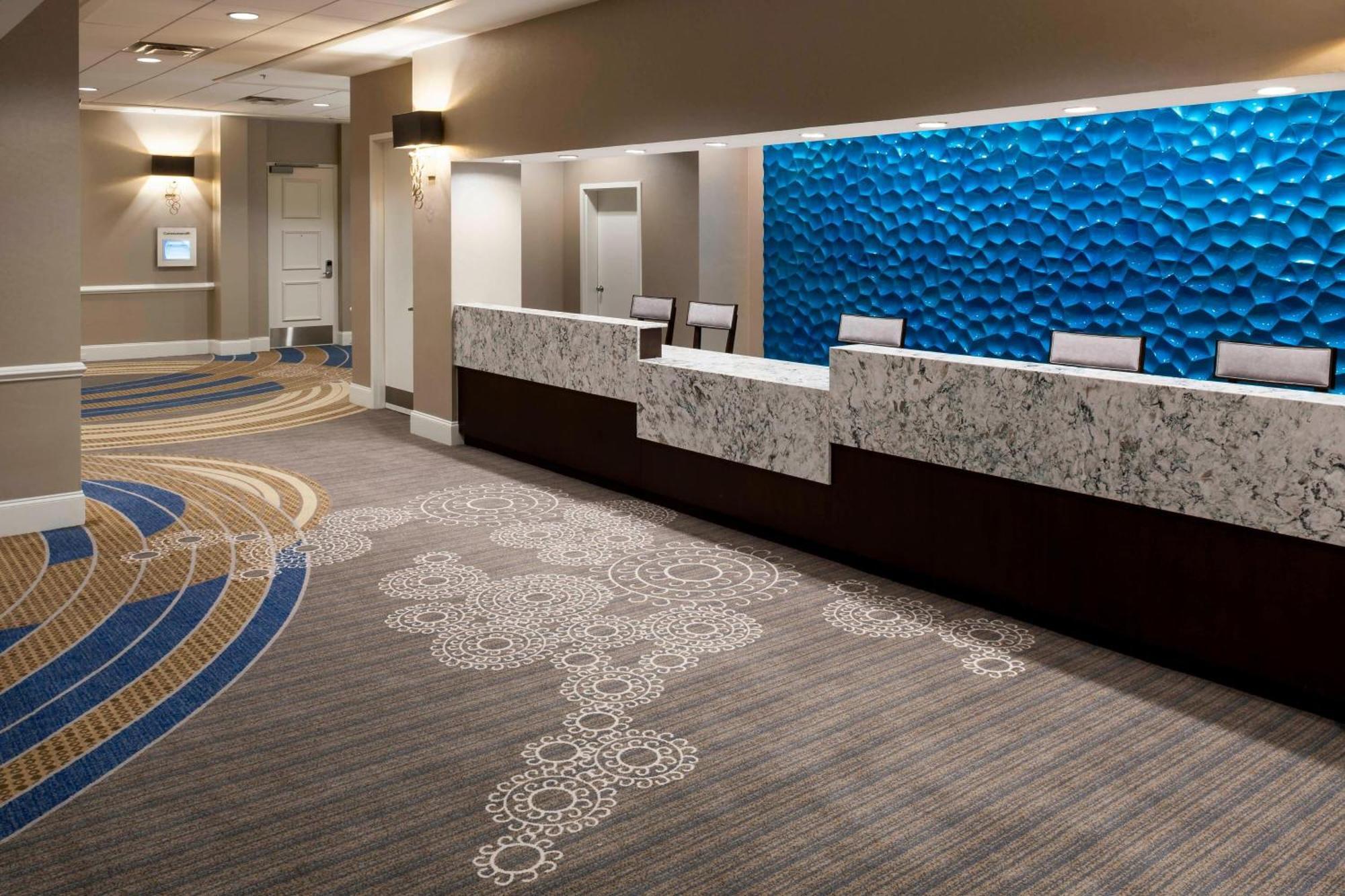 Отель Richmond Marriott Экстерьер фото