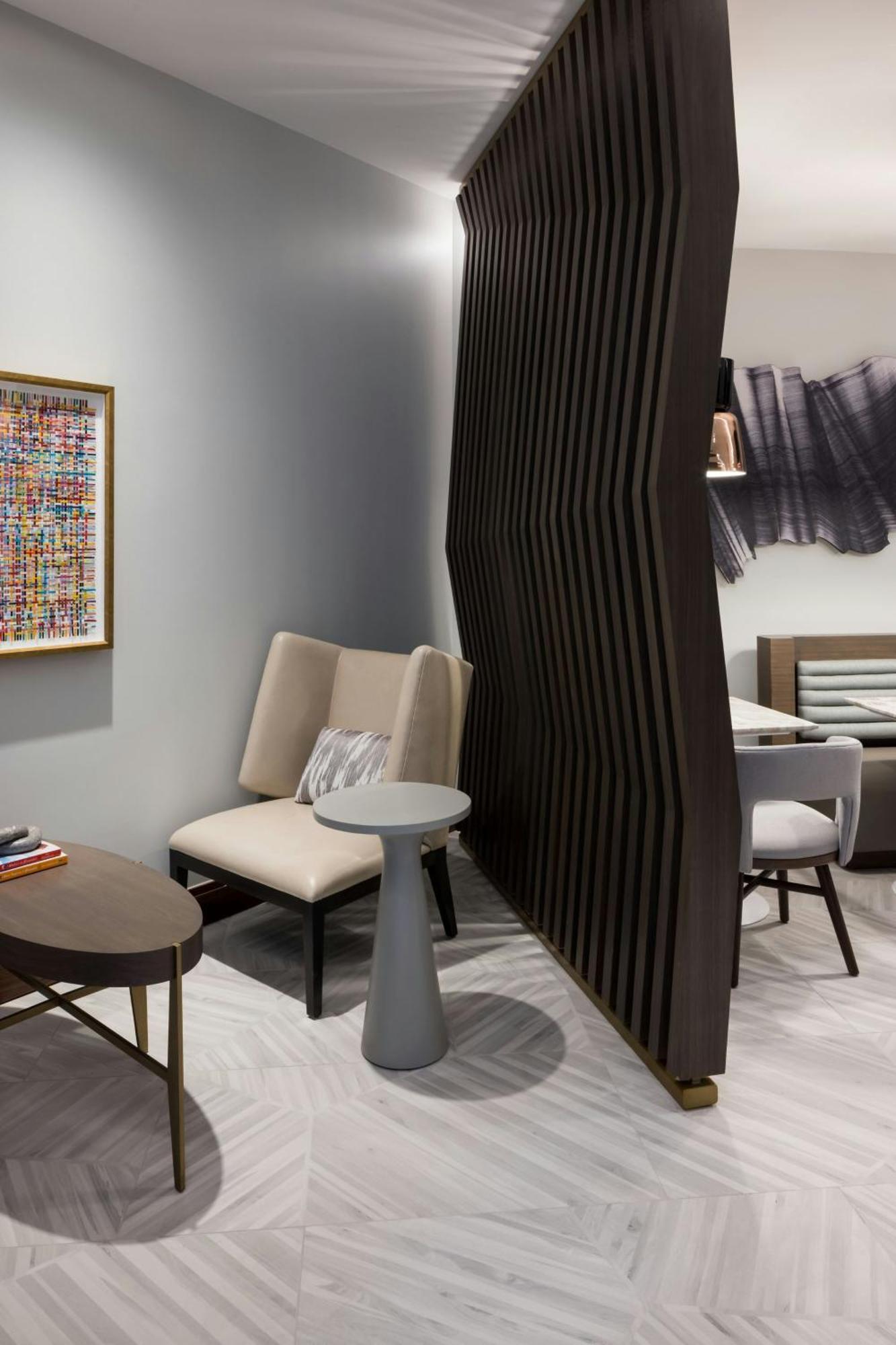 Отель Richmond Marriott Экстерьер фото